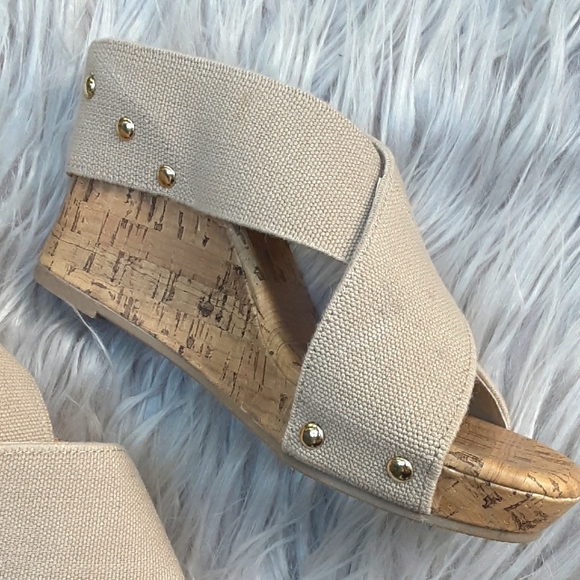 Jaclyn Smith Sandals - Picture 2 of 8